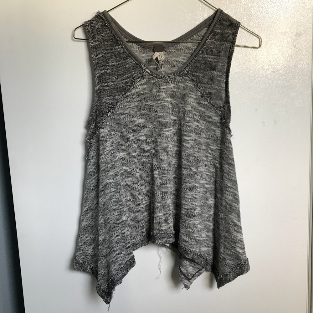 Free People 🖤 distressed tank top